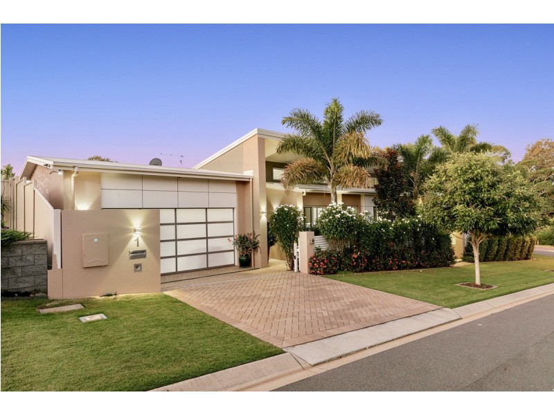 1 Redbill Close, Thornlands QLD 4164