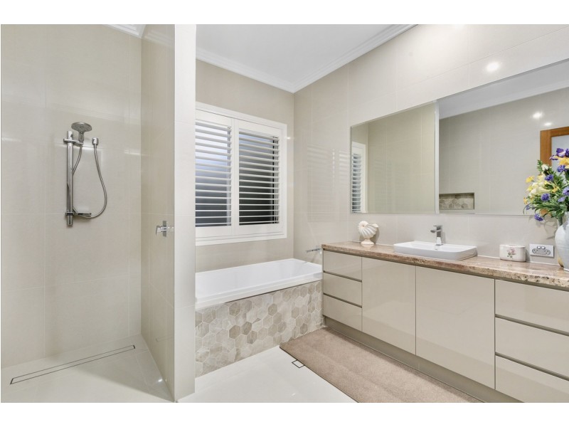 1 Redbill Close, Thornlands QLD 4164