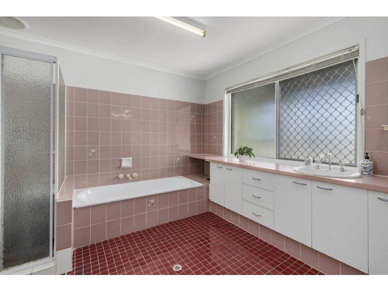 48 Sylvania Street, Wellington Point QLD 4160