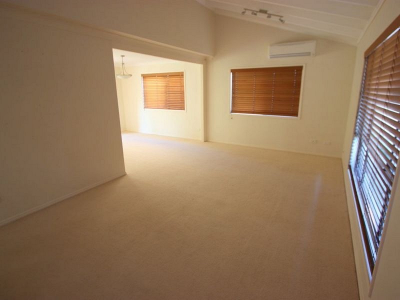 8 Sophie Court, Wellington Point QLD 4160