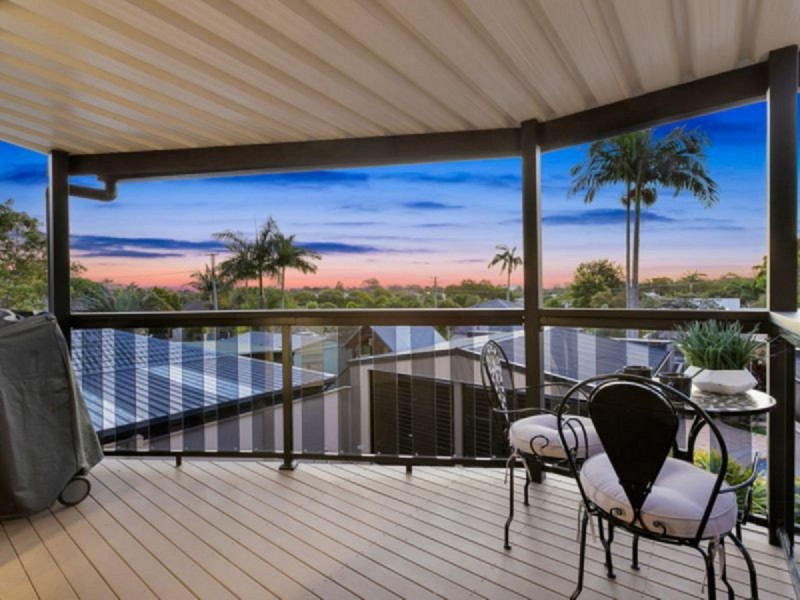 2 Lindon Street, Birkdale QLD 4159