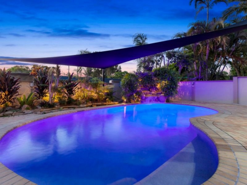 2 Lindon Street, Birkdale QLD 4159