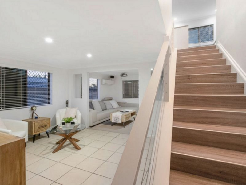 2 Lindon Street, Birkdale QLD 4159