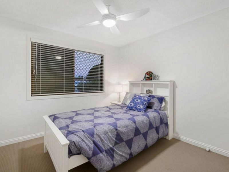 2 Lindon Street, Birkdale QLD 4159