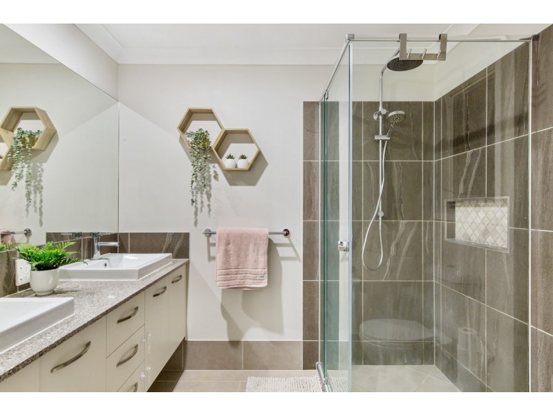 5 Berkingham Street, Thornlands QLD 4164