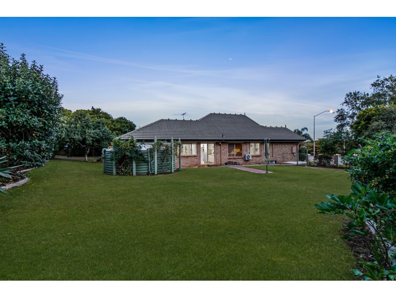 2 Montgomery Drive, Wellington Point QLD 4160