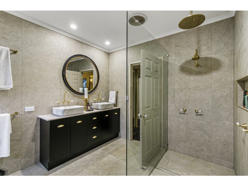 2 Montgomery Drive, Wellington Point QLD 4160