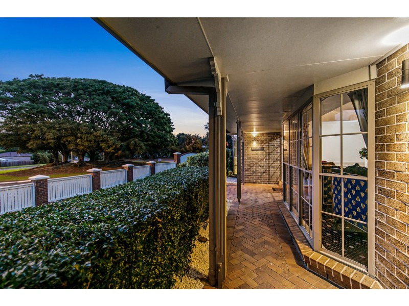 2 Montgomery Drive, Wellington Point QLD 4160