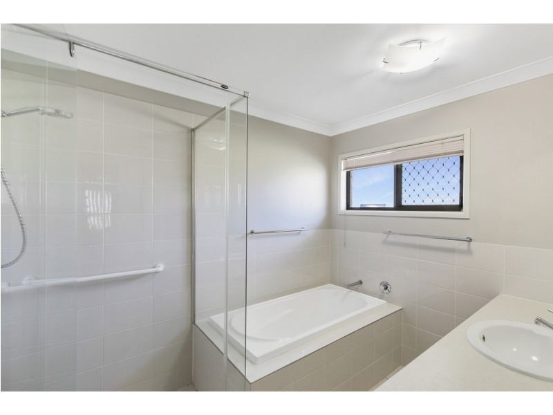84 Bainbridge Street, Ormiston QLD 4160