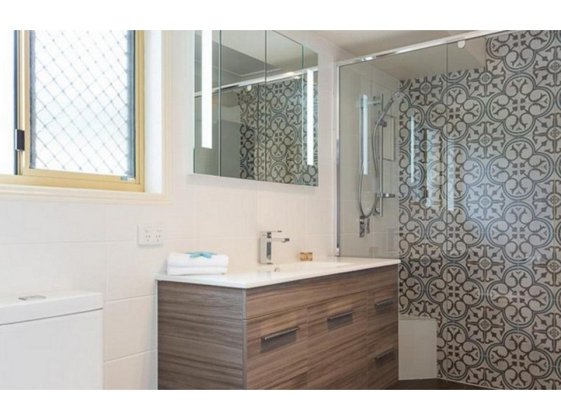 1 Bayswater Drive, Victoria Point QLD 4165