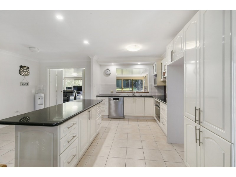 4 St Georges Court, Victoria Point QLD 4165