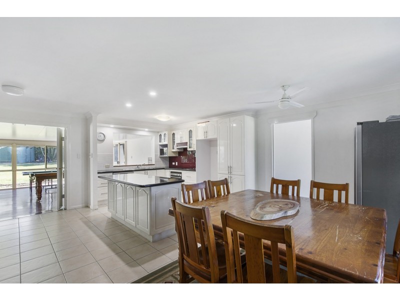4 St Georges Court, Victoria Point QLD 4165
