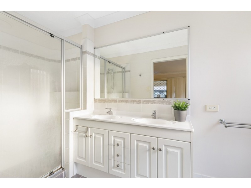 10 Whepstead Avenue, Wellington Point QLD 4160