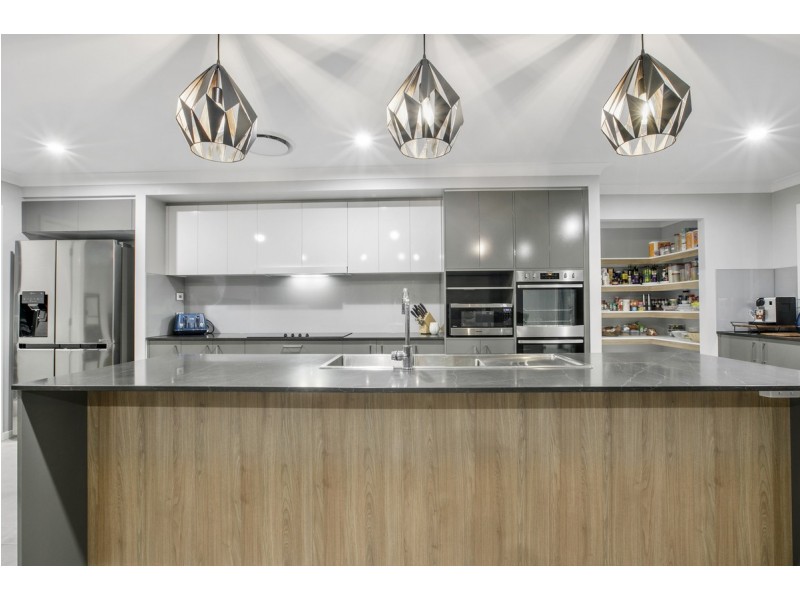 25 Highgrove Street, Thornlands QLD 4164