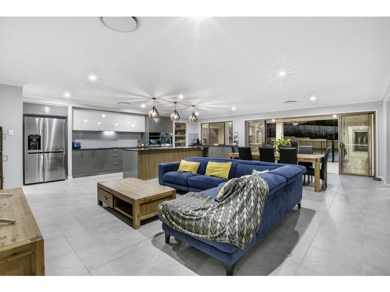 25 Highgrove Street, Thornlands QLD 4164