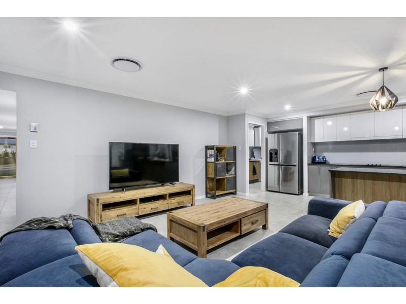 25 Highgrove Street, Thornlands QLD 4164