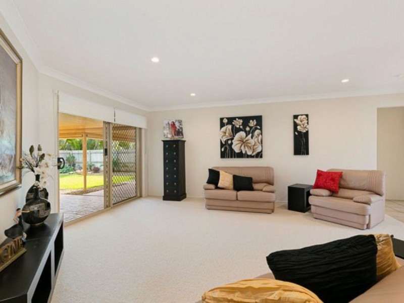 8 Amelia Place, Cleveland QLD 4163