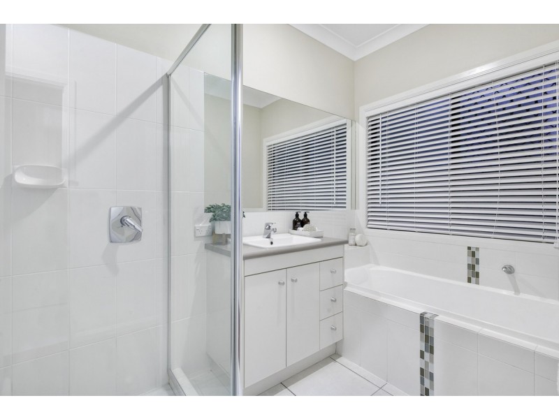 40 Behan Crescent, Wakerley QLD 4154