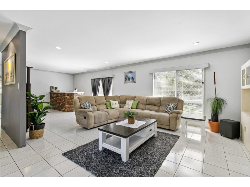 61 Winston Road, Sheldon QLD 4157