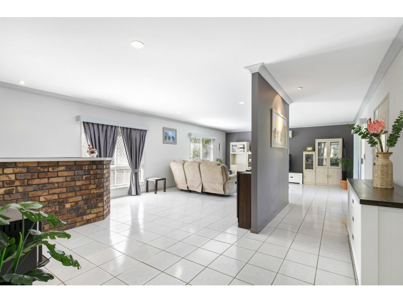 61 Winston Road, Sheldon QLD 4157