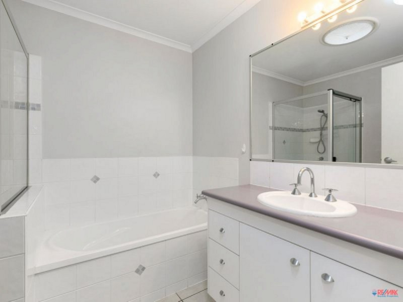 8/8 Zahner Place, Manly West QLD 4179