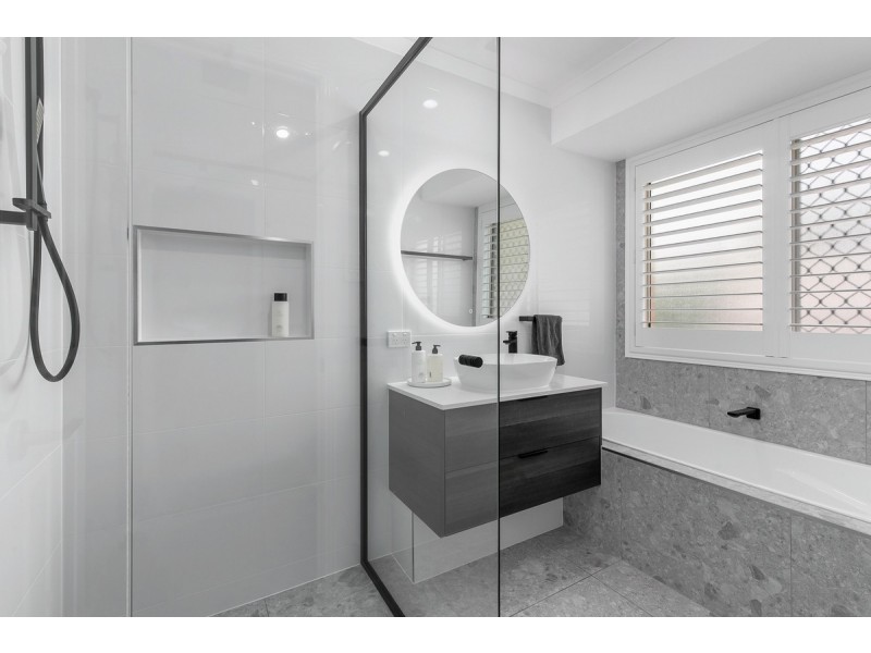 32 Mallan Terrace, Birkdale QLD 4159