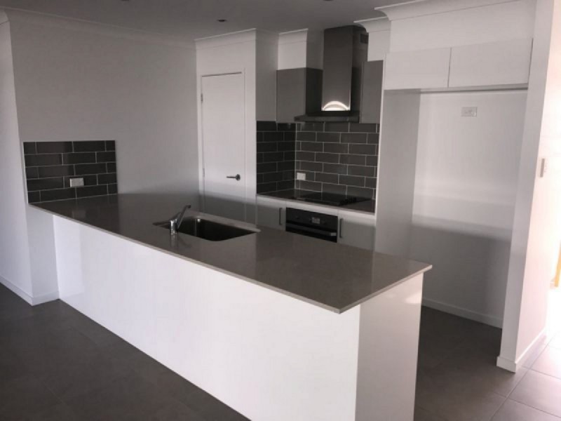 15a Summerhill Street, Victoria Point QLD 4165