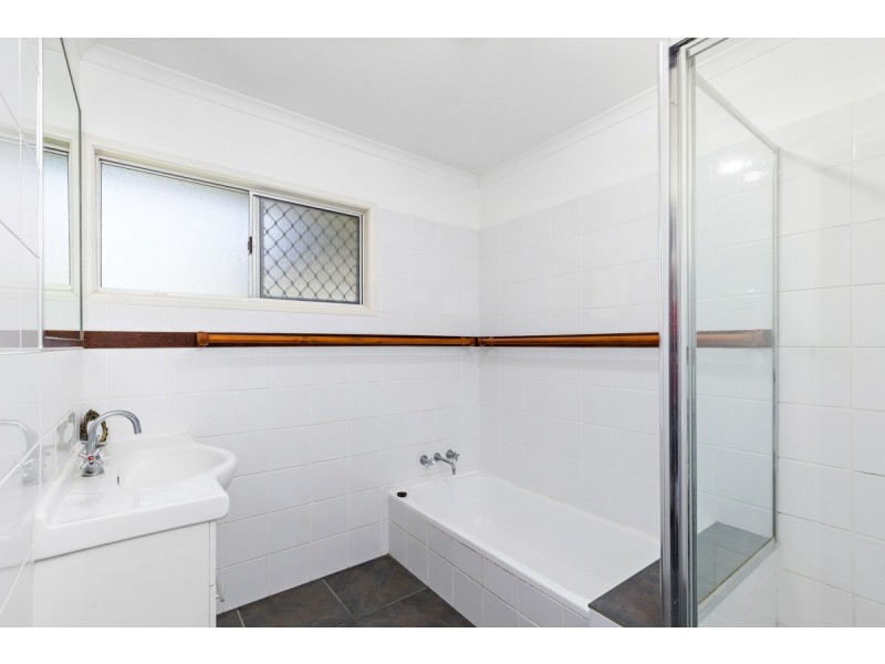 19 Morden Street, Birkdale QLD 4159