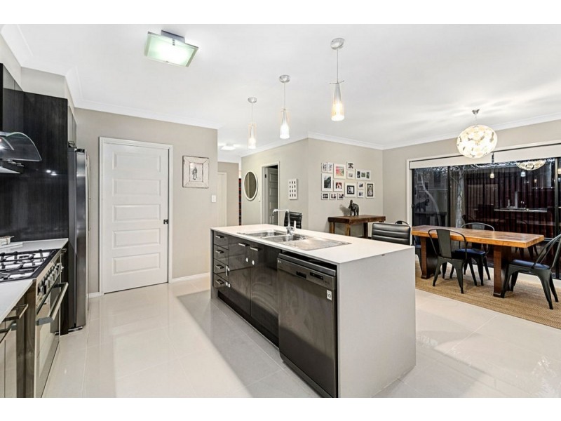 30 Pentecost Place, Redland Bay QLD 4165