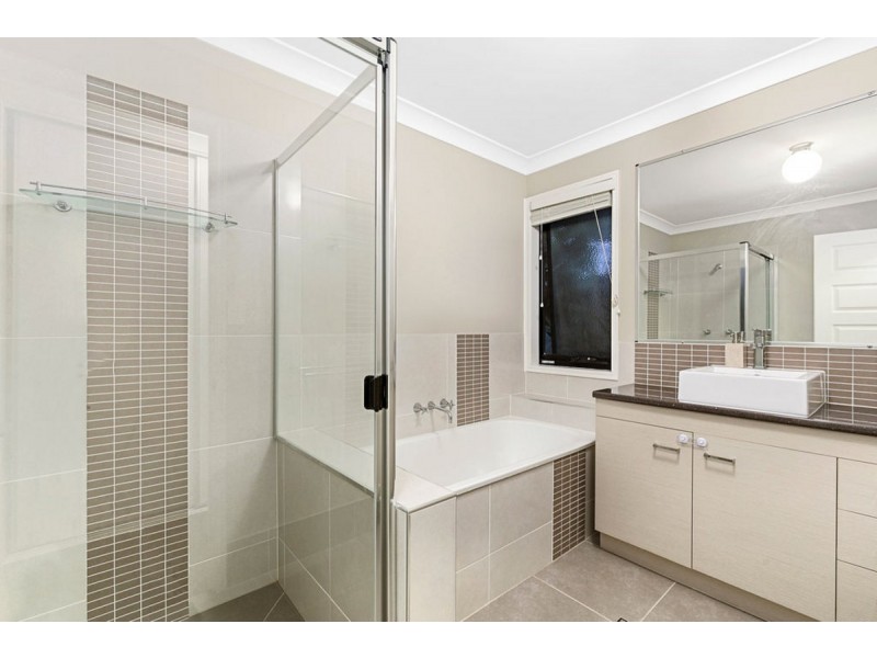 30 Pentecost Place, Redland Bay QLD 4165