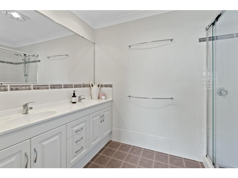 3 Discovery Place, Wellington Point QLD 4160