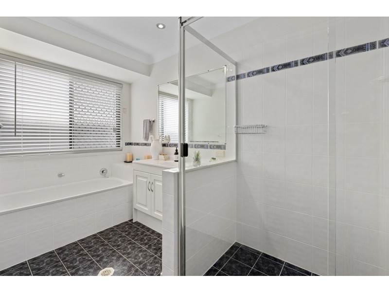 3 Discovery Place, Wellington Point QLD 4160