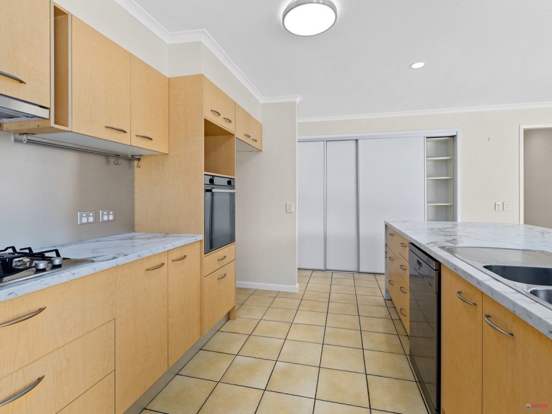 29 Lochinvar Court, Ashmore QLD 4214