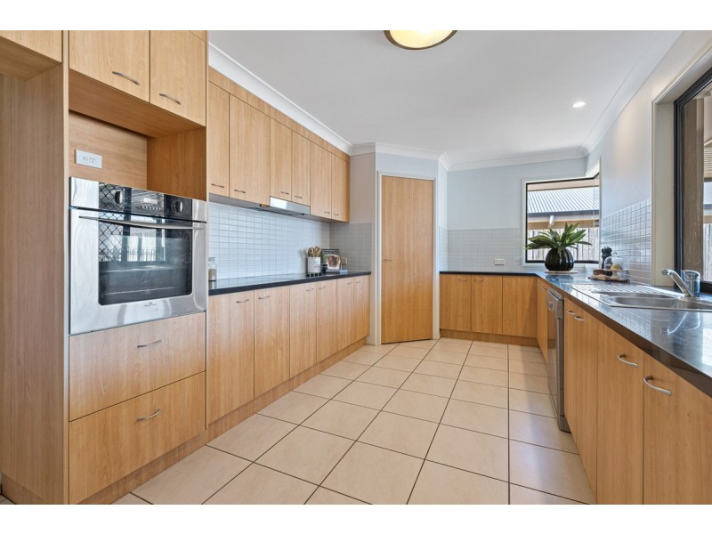 51 Trafalgar Vale Avenue, Wellington Point QLD 4160