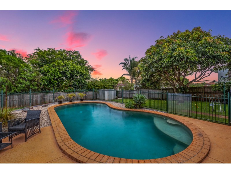 4 Manly Street, Birkdale QLD 4159