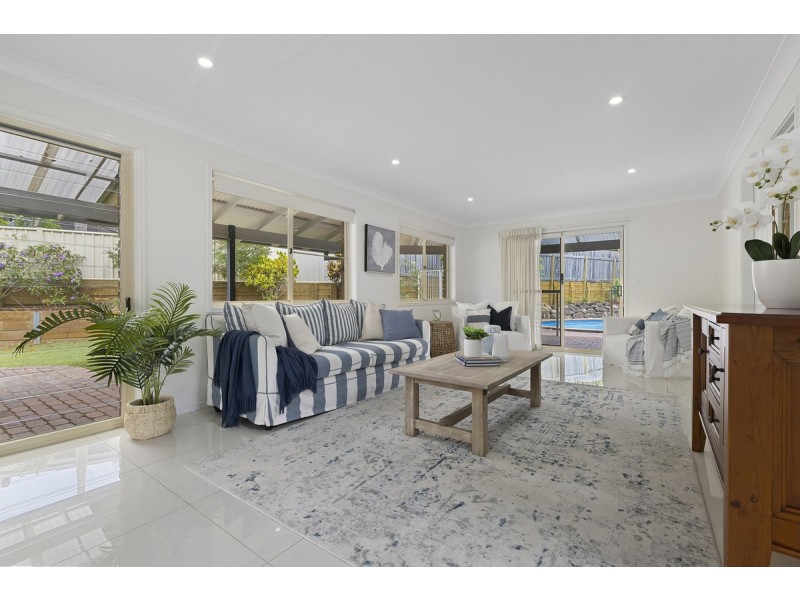 7 Waverney Court, Carindale QLD 4152