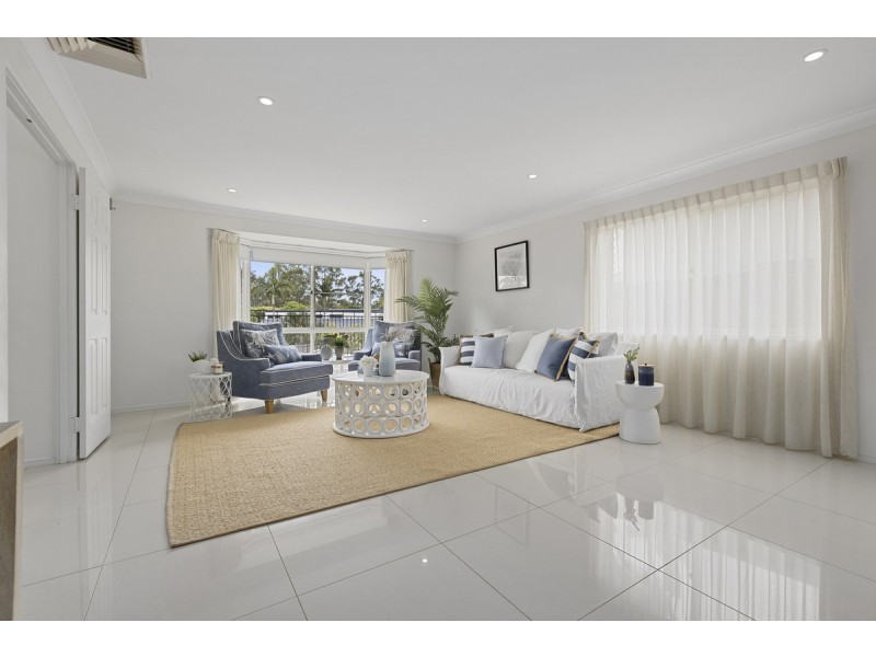 7 Waverney Court, Carindale QLD 4152