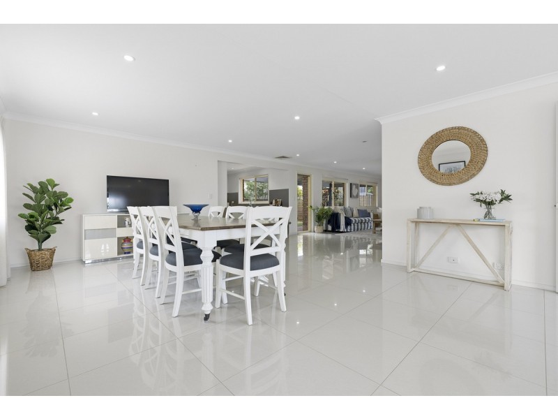 7 Waverney Court, Carindale QLD 4152