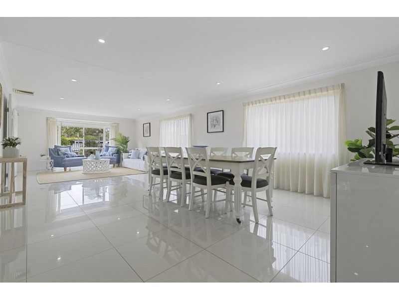 7 Waverney Court, Carindale QLD 4152