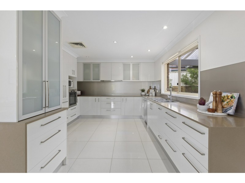 7 Waverney Court, Carindale QLD 4152