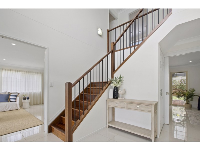 7 Waverney Court, Carindale QLD 4152