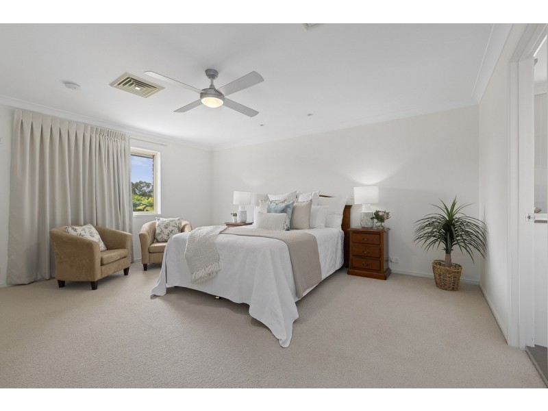 7 Waverney Court, Carindale QLD 4152