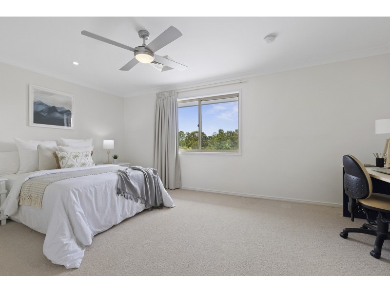 7 Waverney Court, Carindale QLD 4152