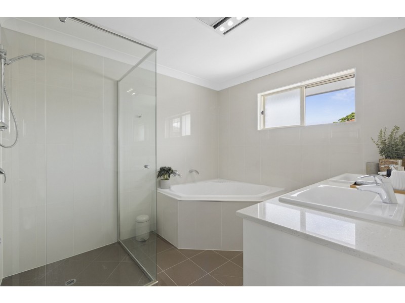 7 Waverney Court, Carindale QLD 4152