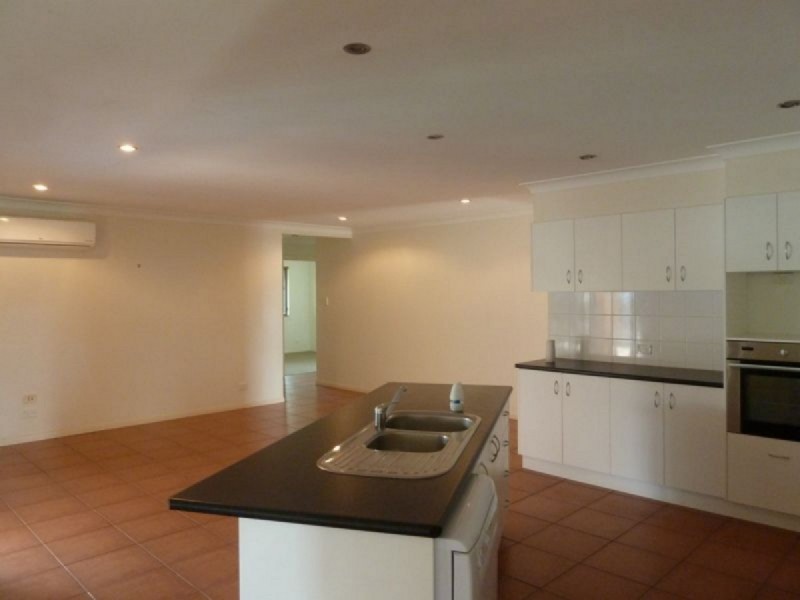 14 Foote Street, Redland Bay QLD 4165