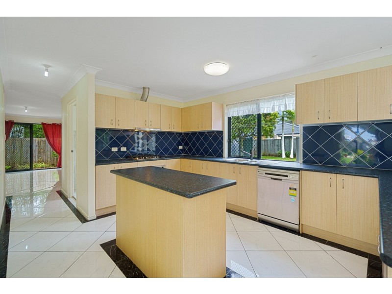 32 Sandy Cove Place, Redland Bay QLD 4165