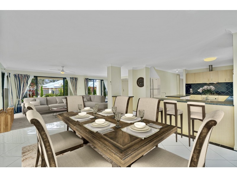 32 Sandy Cove Place, Redland Bay QLD 4165