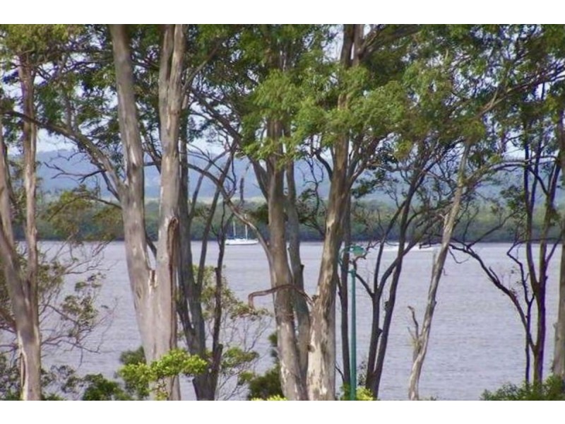 32 Sandy Cove Place, Redland Bay QLD 4165