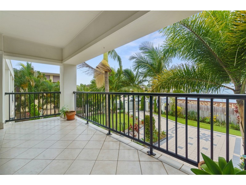 32 Sandy Cove Place, Redland Bay QLD 4165