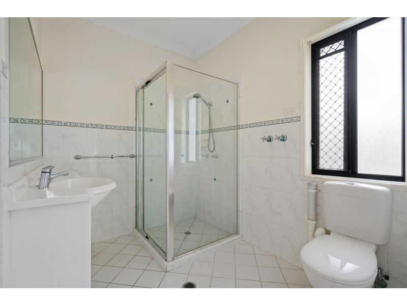 32 Sandy Cove Place, Redland Bay QLD 4165
